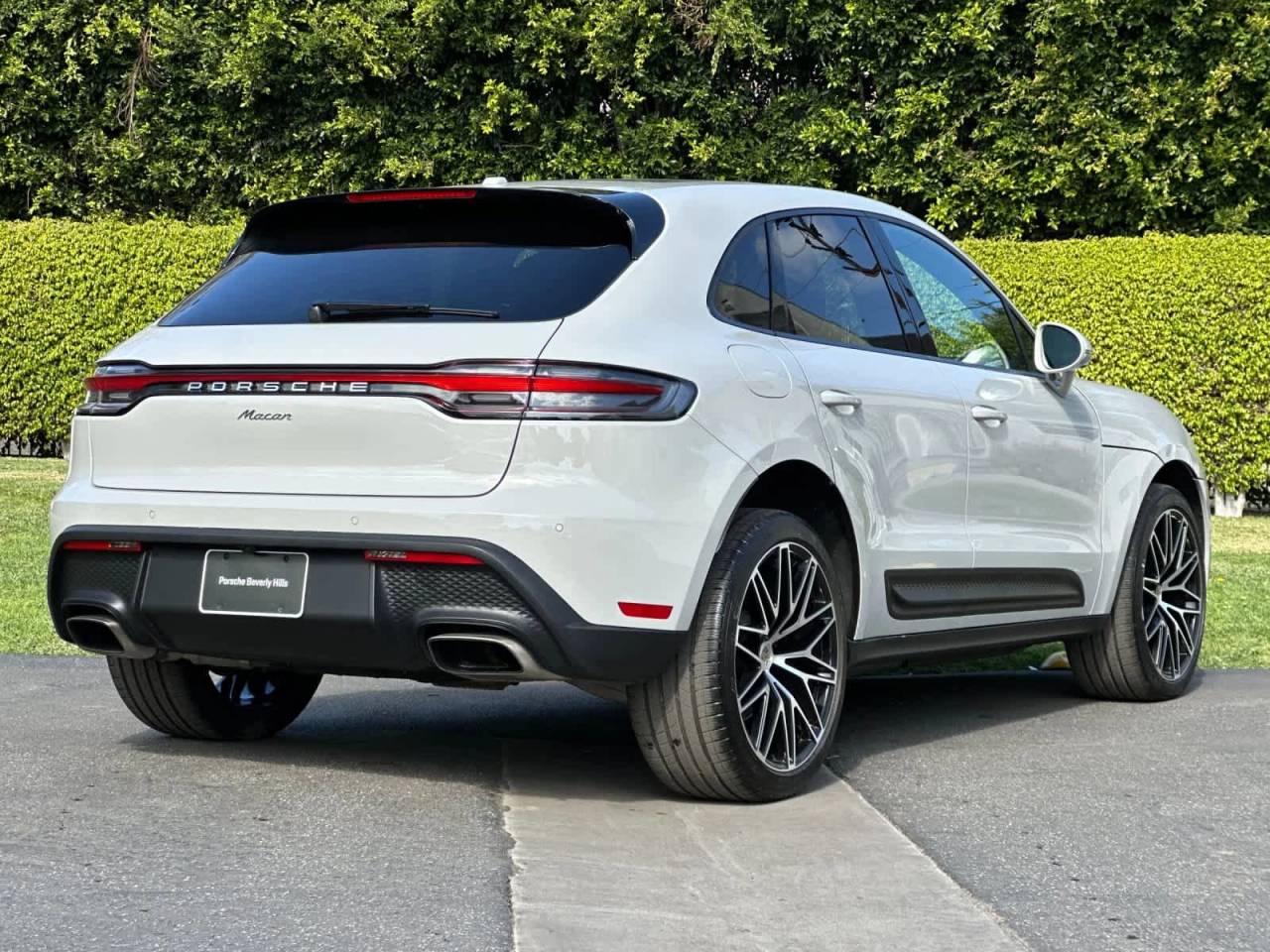 2025 Porsche Macan Base