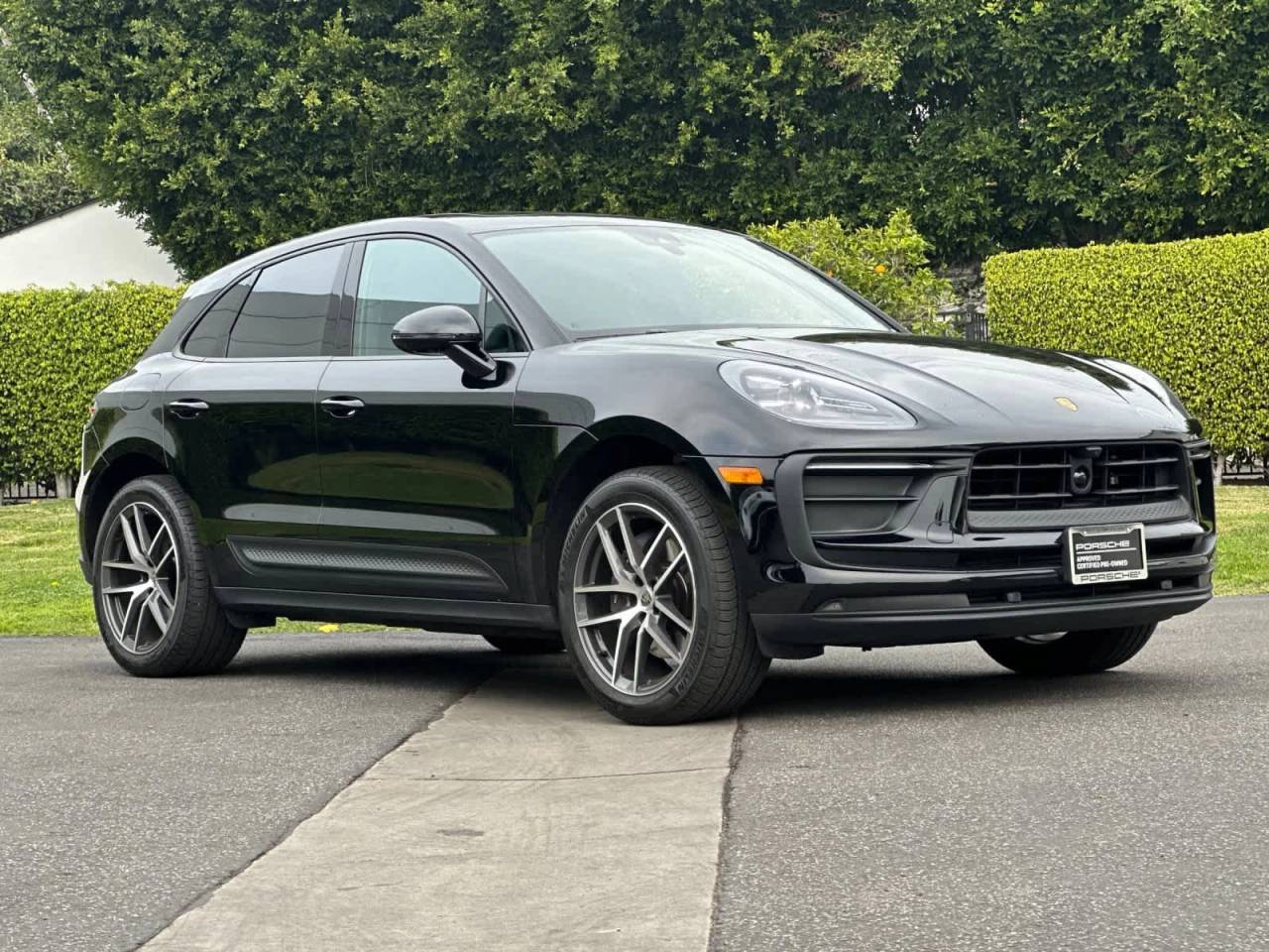 2025 Porsche Macan AWD