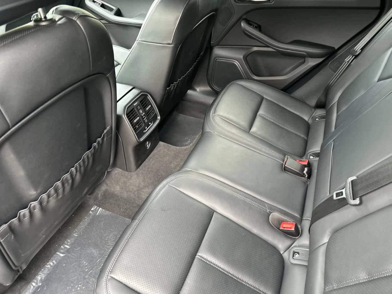 2025 Porsche Macan AWD