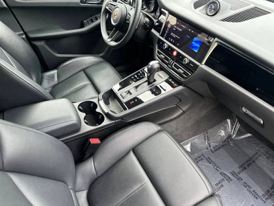 2025 Porsche Macan AWD