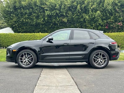 2025 Porsche Macan AWD
