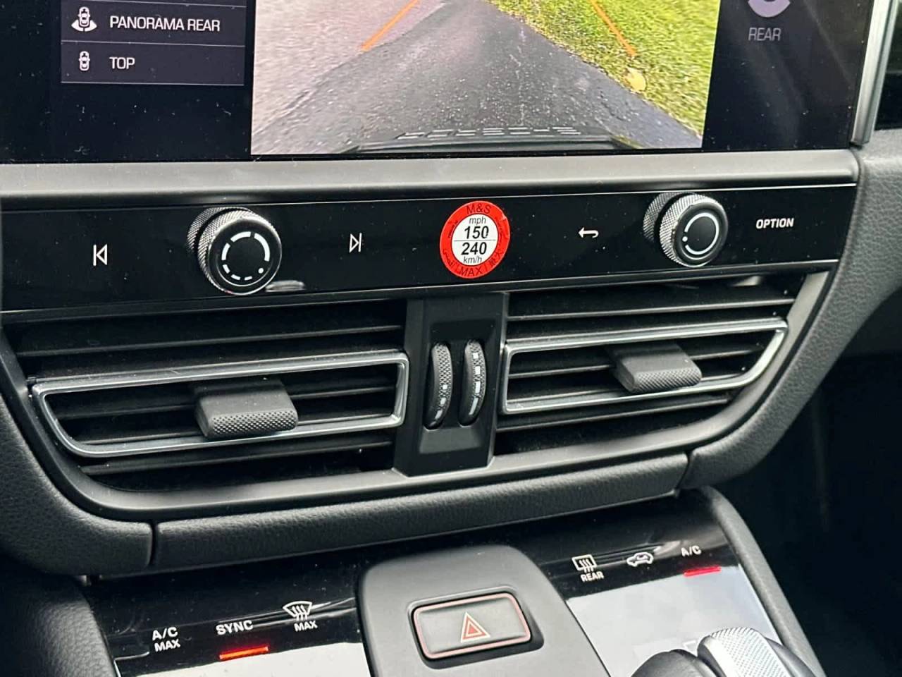 2025 Porsche Macan AWD