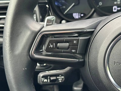 2025 Porsche Macan AWD