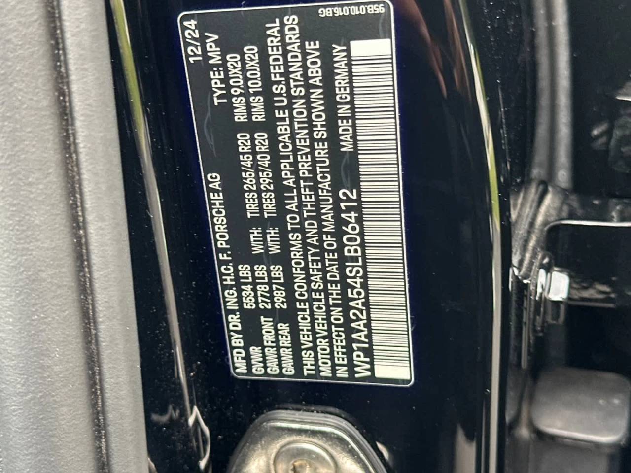 2025 Porsche Macan AWD