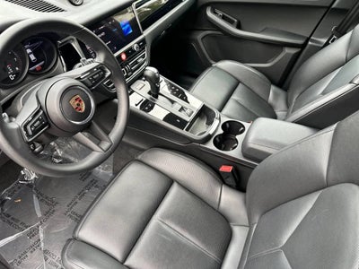 2025 Porsche Macan AWD