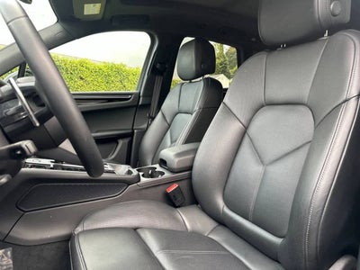 2025 Porsche Macan AWD
