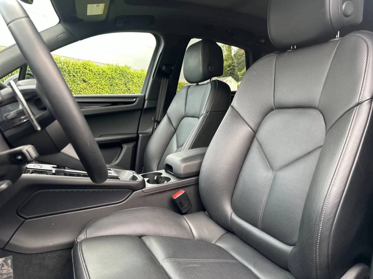 2025 Porsche Macan AWD