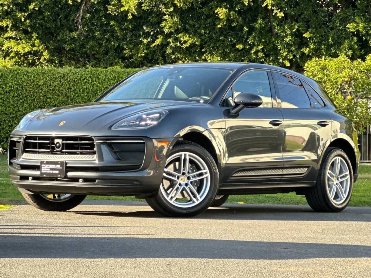 2025 Porsche Macan AWD
