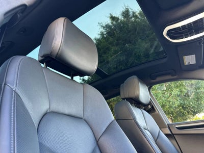 2025 Porsche Macan AWD