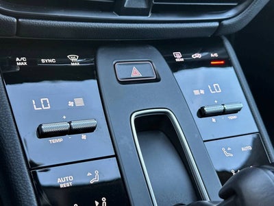 2025 Porsche Macan AWD