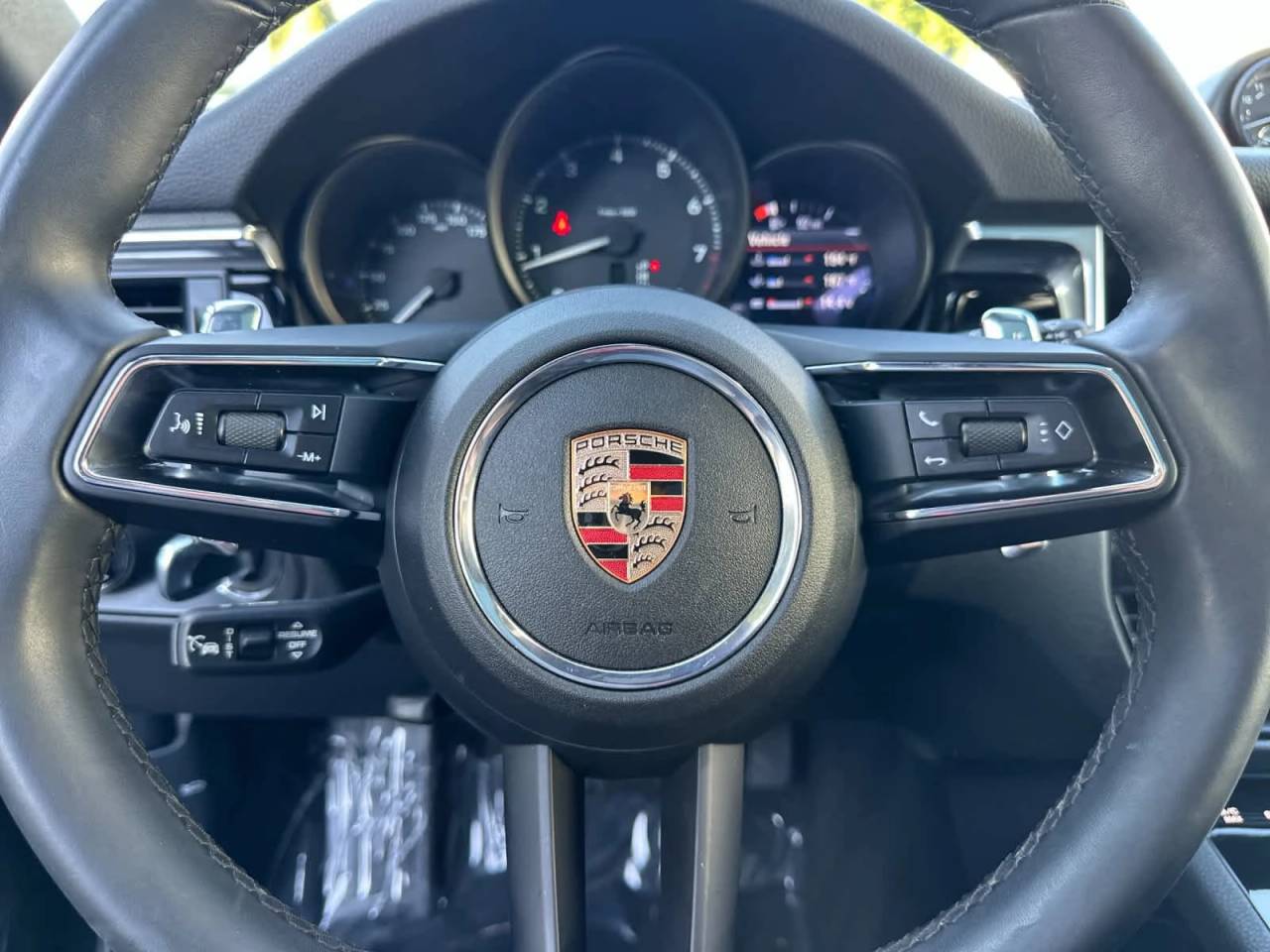 2025 Porsche Macan AWD