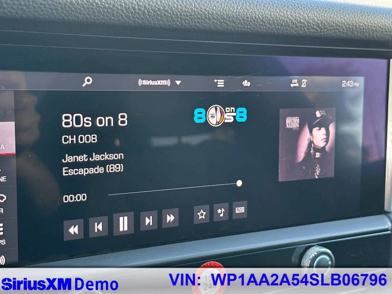 2025 Porsche Macan AWD