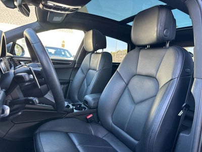 2025 Porsche Macan AWD