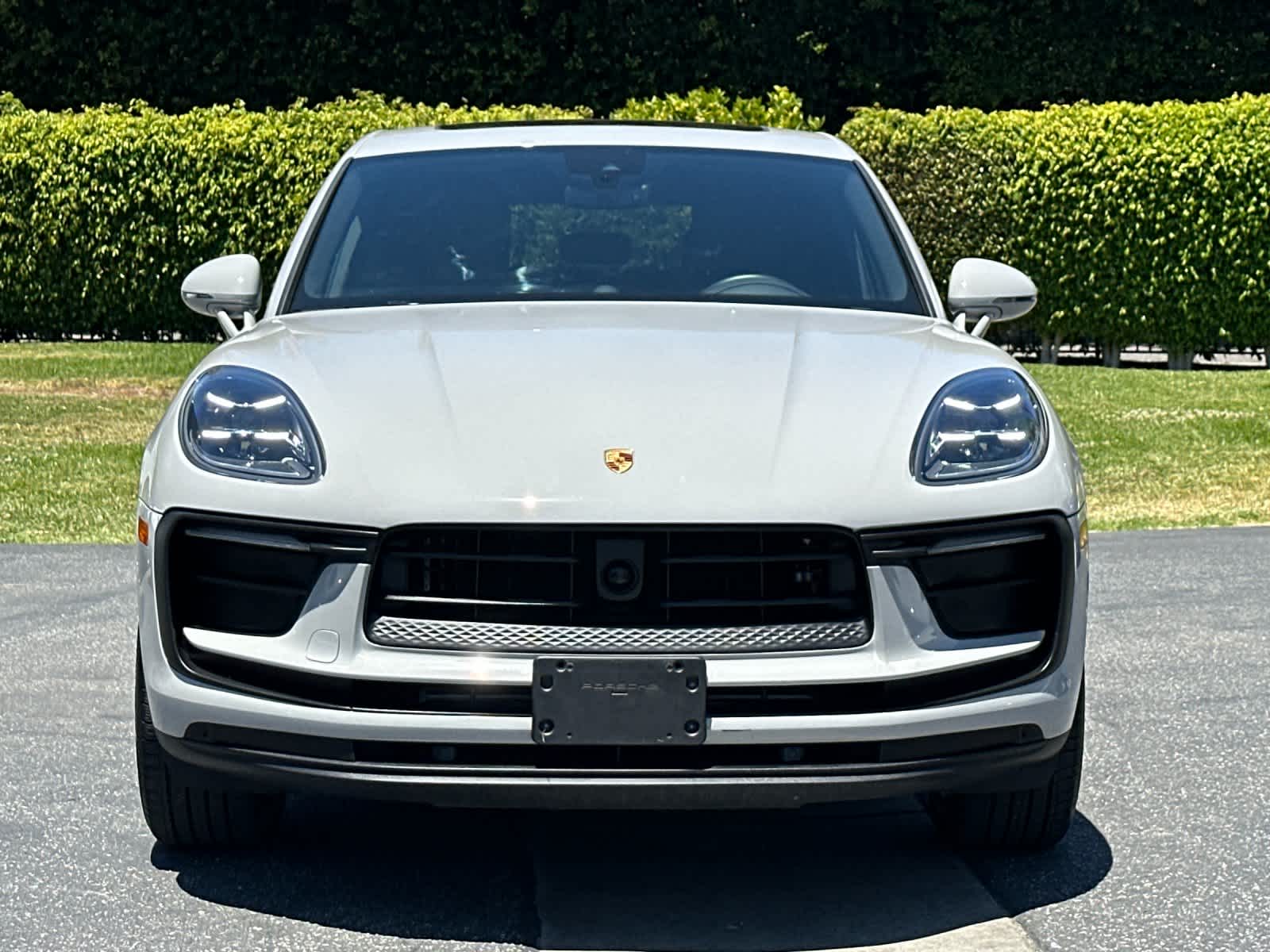 2025 Porsche Macan Base