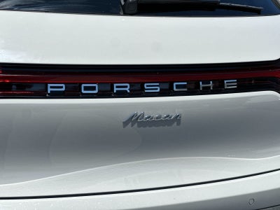 2025 Porsche Macan Base