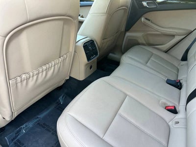 2025 Porsche Macan AWD