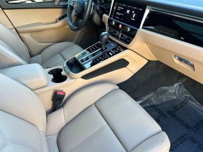 2025 Porsche Macan AWD