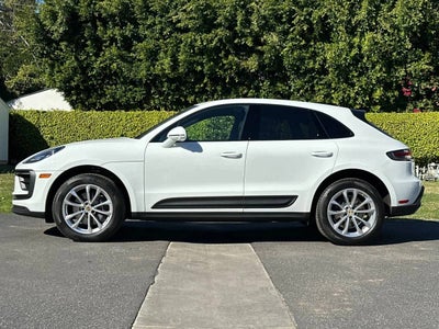 2025 Porsche Macan AWD