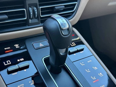 2025 Porsche Macan AWD