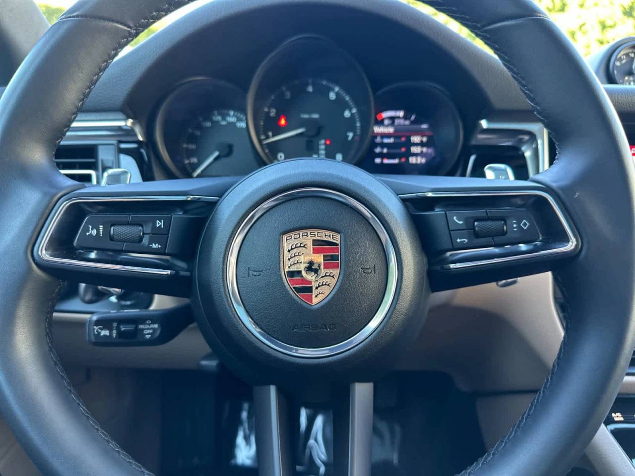 2025 Porsche Macan AWD