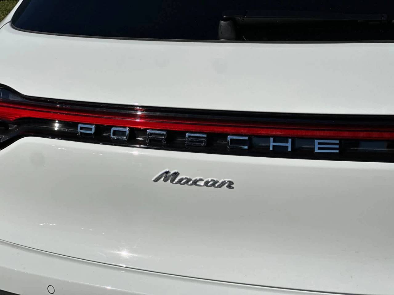 2025 Porsche Macan AWD