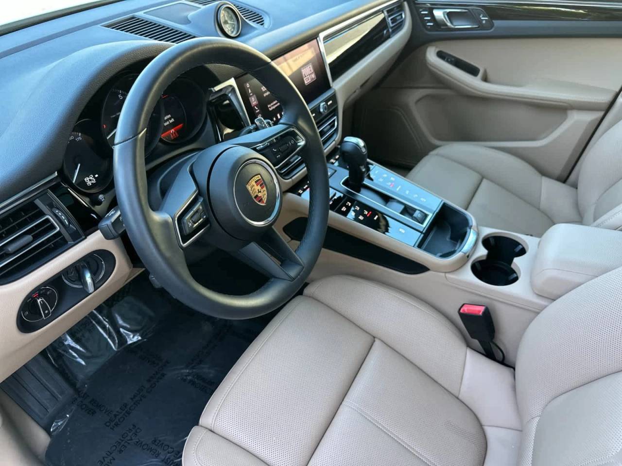 2025 Porsche Macan AWD