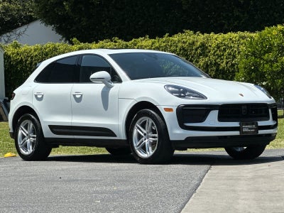 2025 Porsche Macan Base