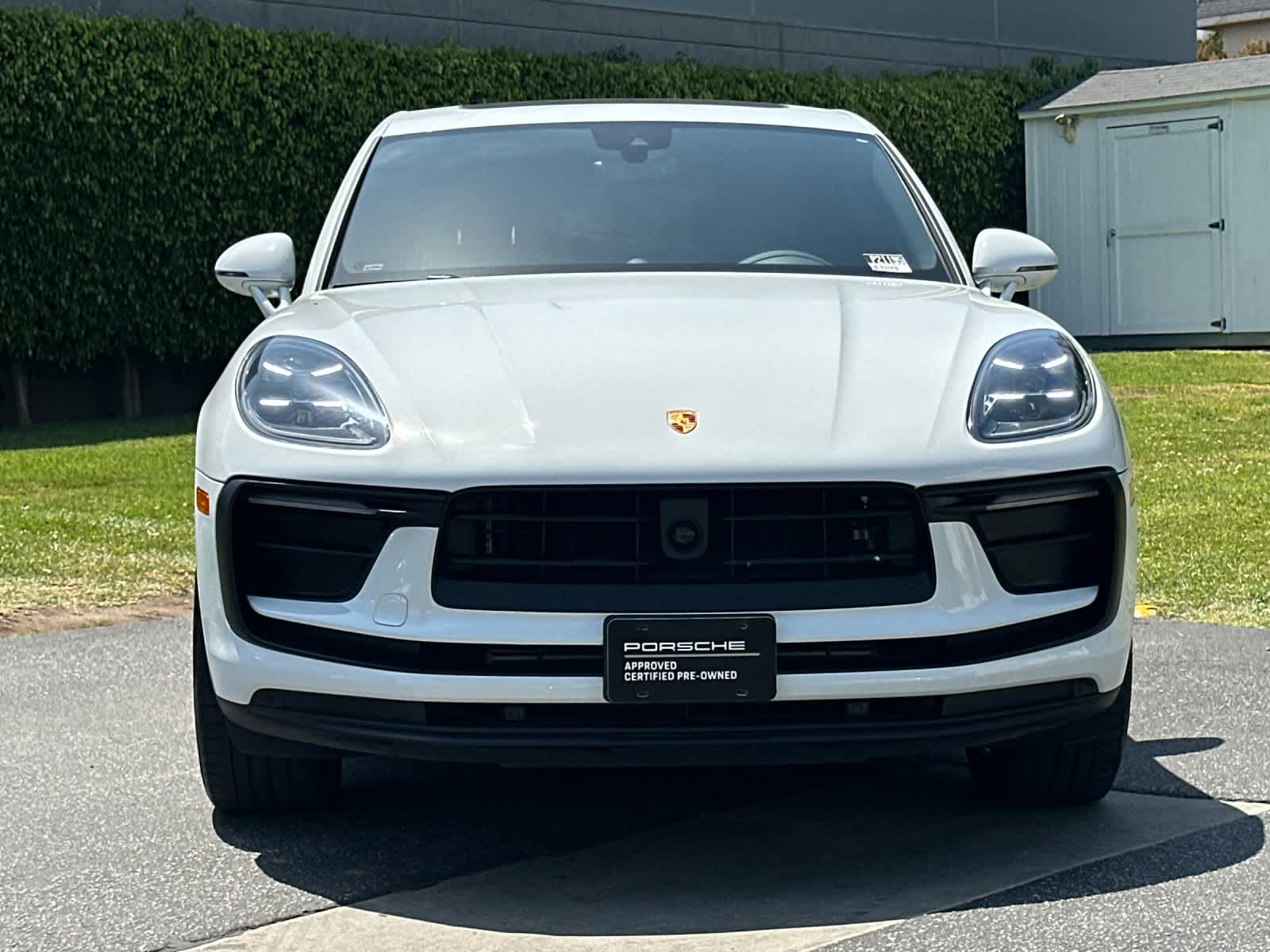 2025 Porsche Macan Base