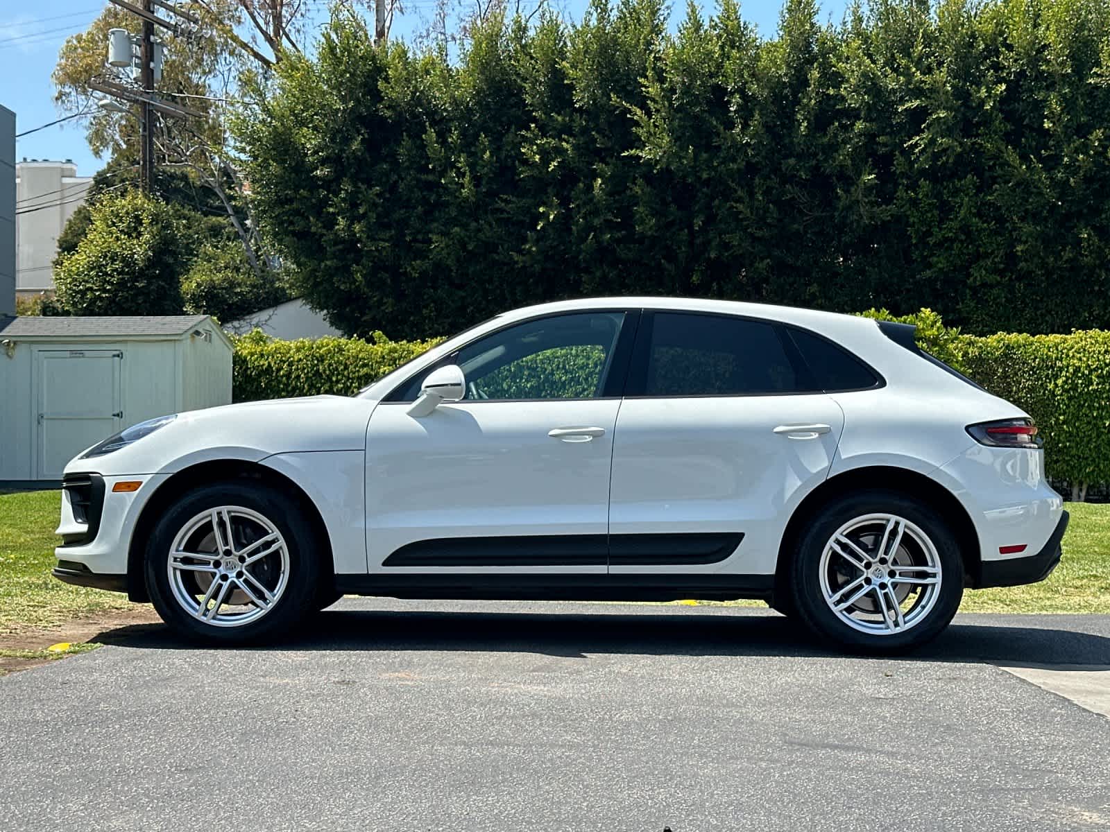 2025 Porsche Macan Base