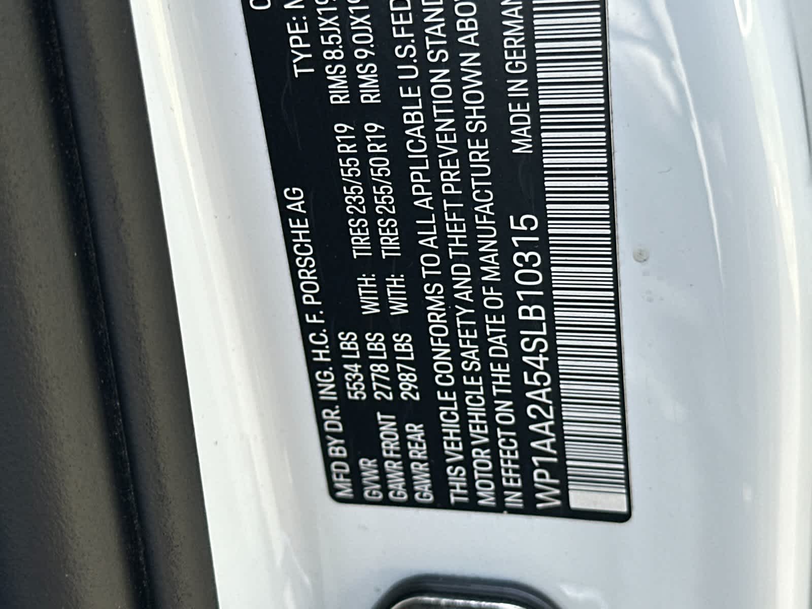 2025 Porsche Macan Base
