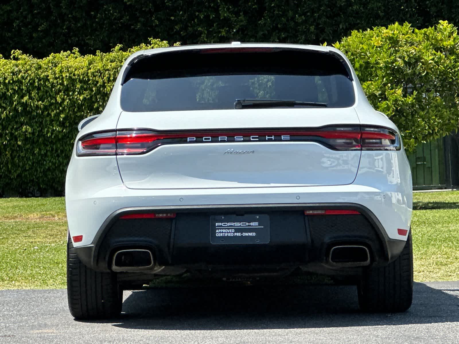 2025 Porsche Macan Base