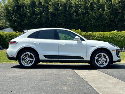2025 Porsche Macan Base