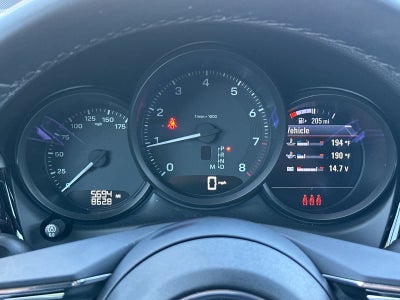 2025 Porsche Macan Base