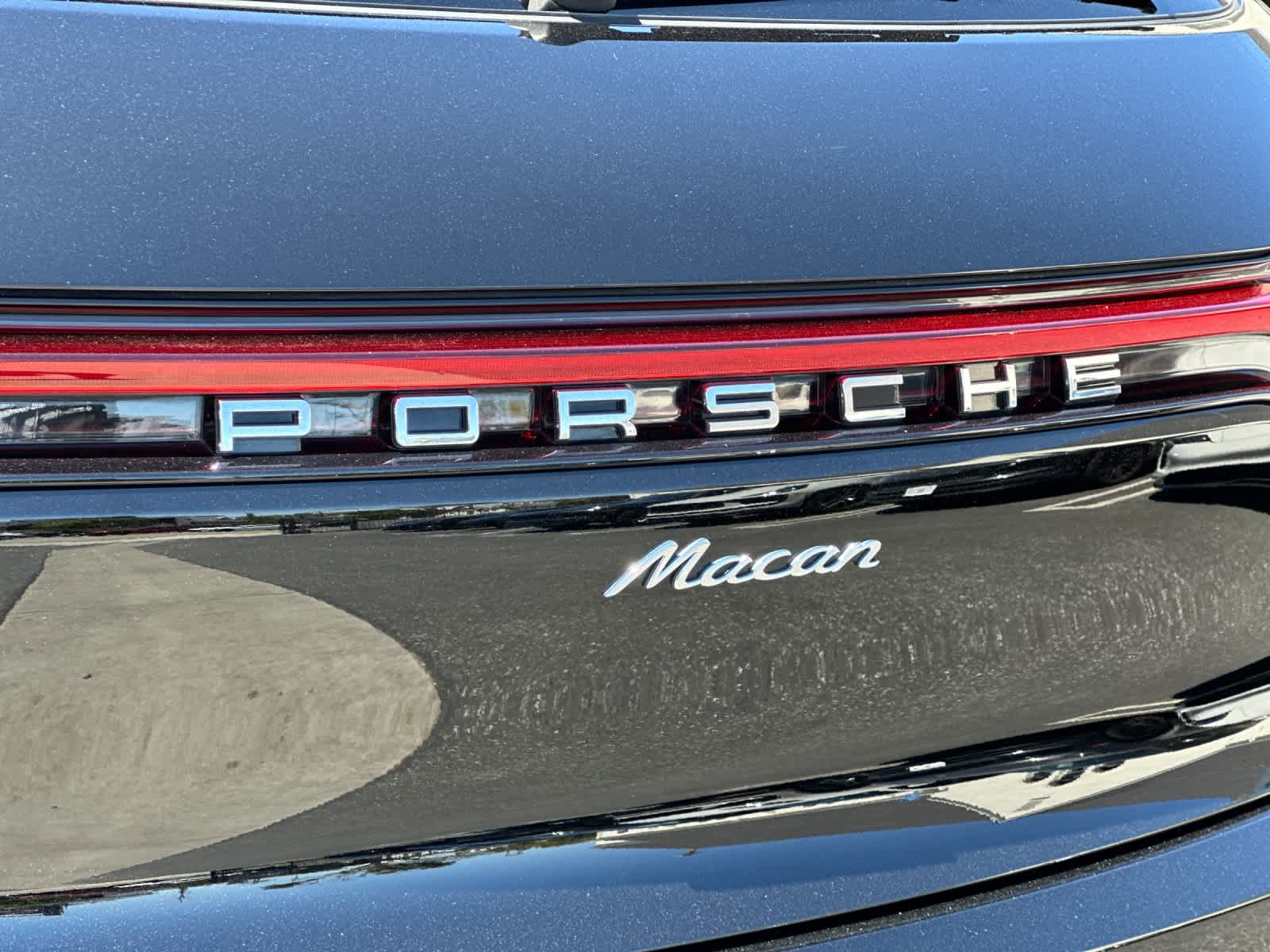 2025 Porsche Macan Base