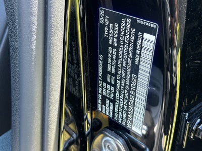 2025 Porsche Macan Base