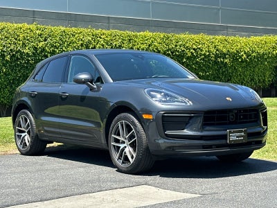 2025 Porsche Macan Base