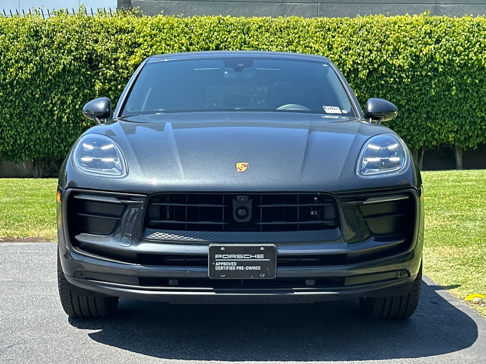 2025 Porsche Macan Base