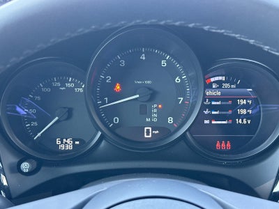 2025 Porsche Macan Base