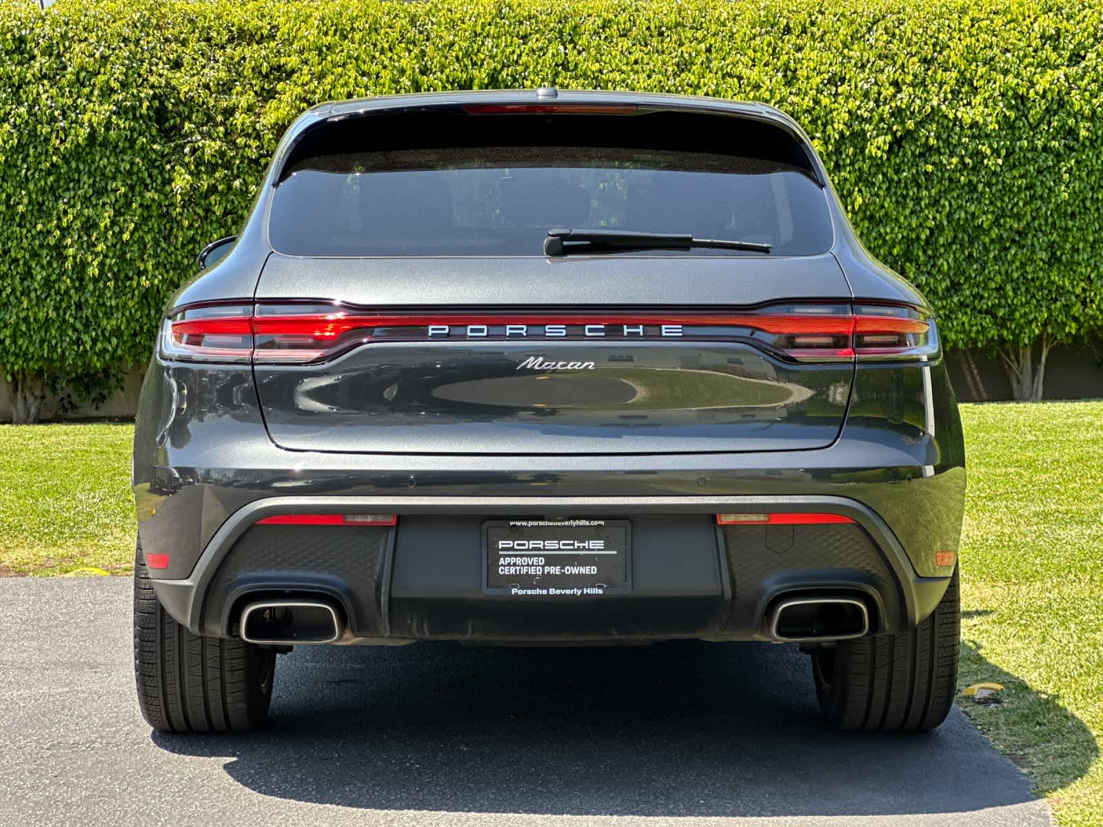 2025 Porsche Macan Base