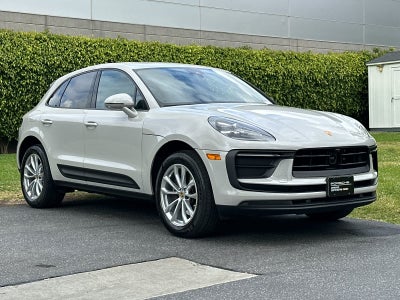 2025 Porsche Macan Base