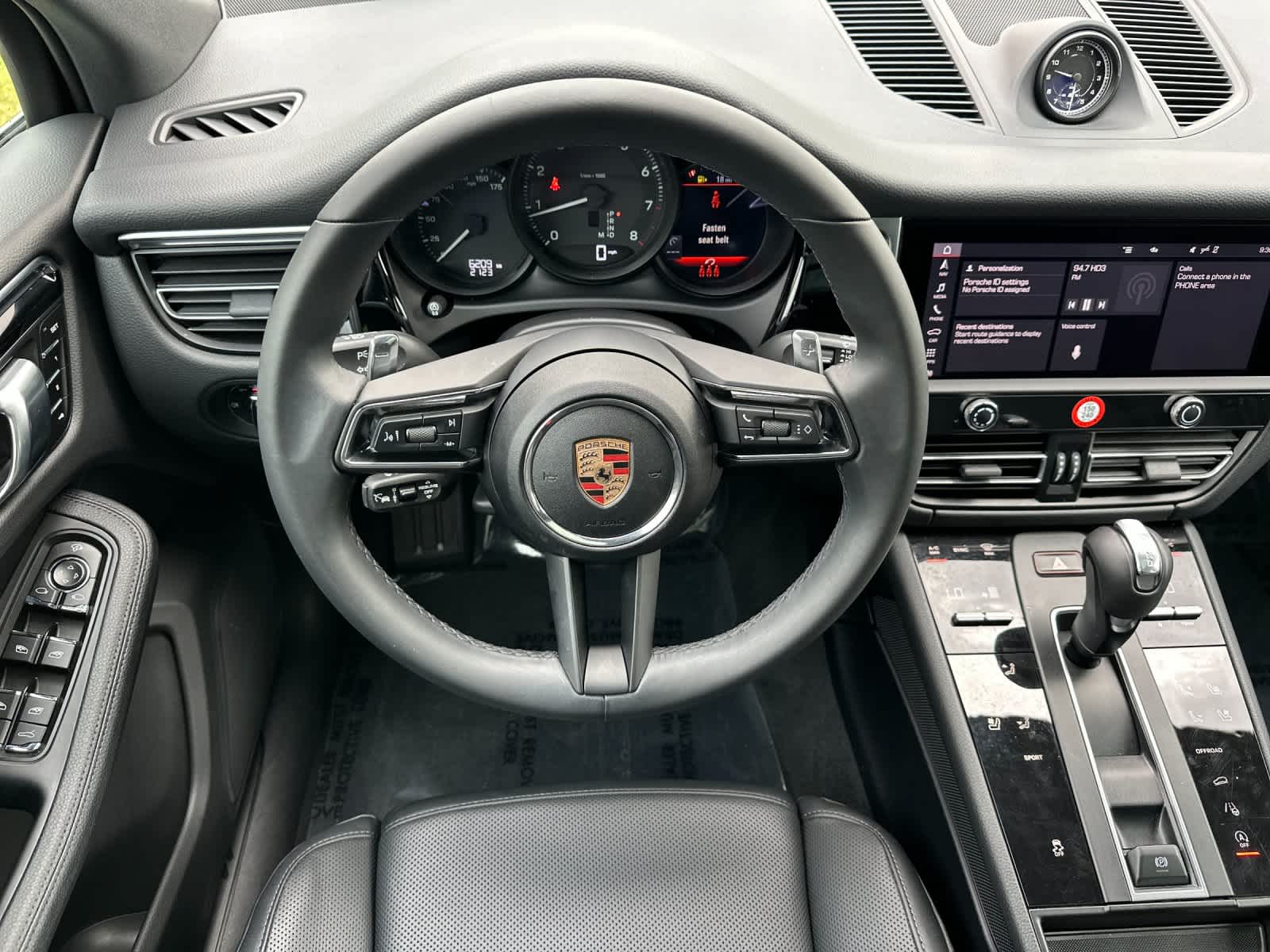 2025 Porsche Macan Base