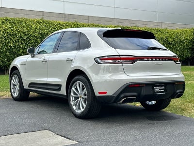 2025 Porsche Macan Base