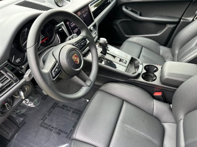 2025 Porsche Macan Base