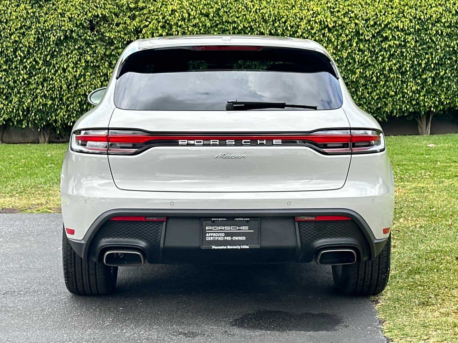 2025 Porsche Macan Base