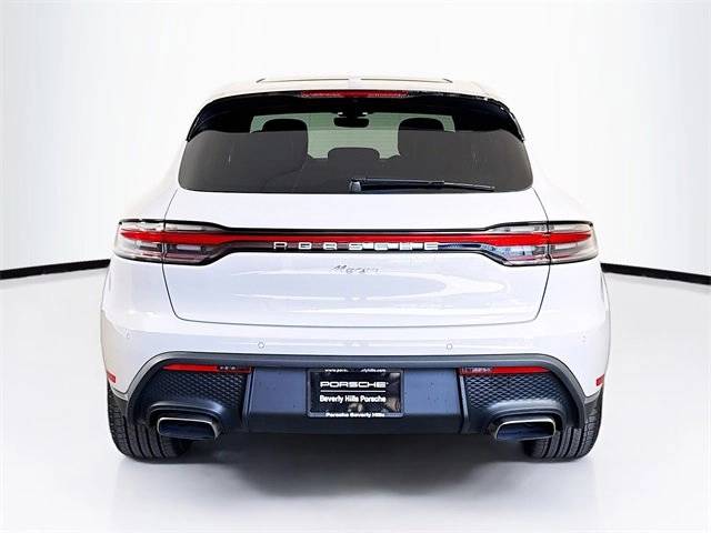 2025 Porsche Macan Base