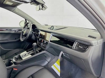 2025 Porsche Macan Base