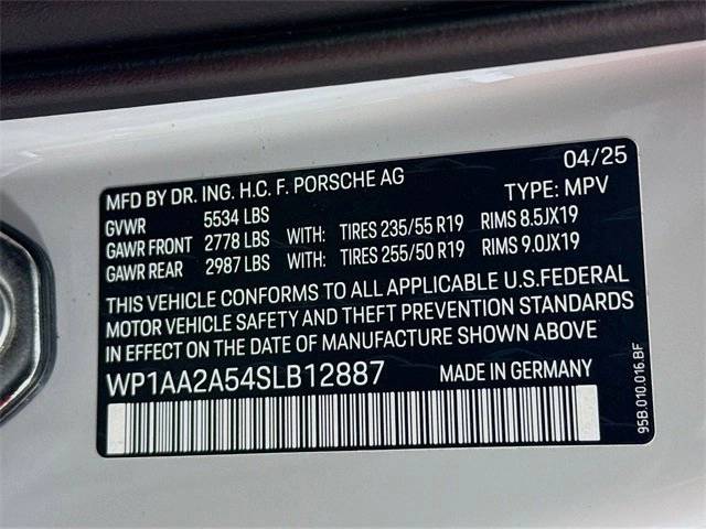 2025 Porsche Macan Base