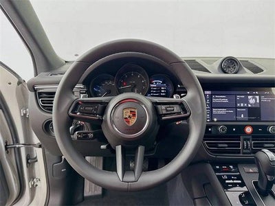 2025 Porsche Macan Base