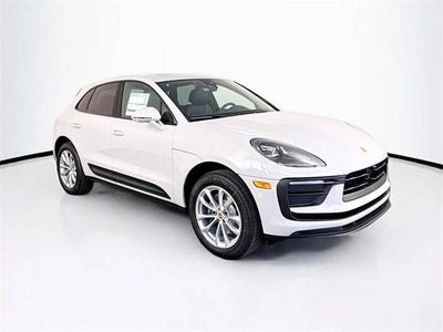 2025 Porsche Macan Base