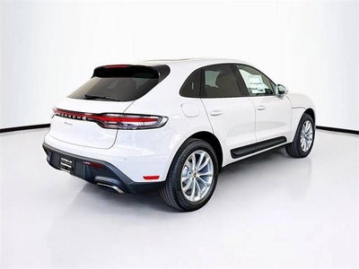 2025 Porsche Macan Base